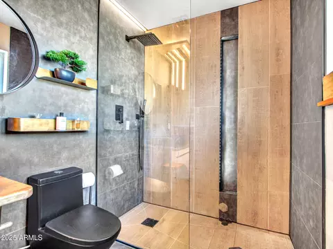 Bath - 3010 E Yucca St, Phoenix, AZ 85028 photo 3 of 7