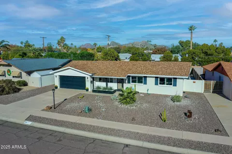View/Area - 3010 E Yucca St, Phoenix, AZ 85028 photo 1 of 6