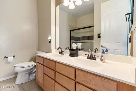 Bath - 5219 E Hashknife Rd, Phoenix, AZ 85054 photo 4 of 4