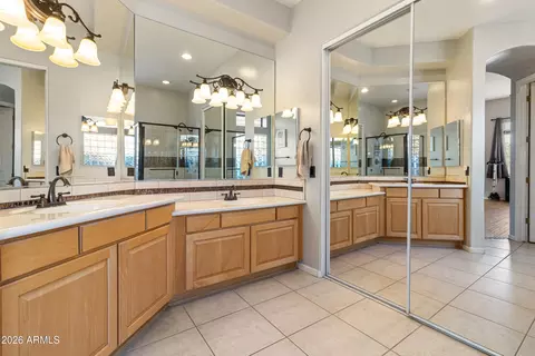 Bath - 5219 E Hashknife Rd, Phoenix, AZ 85054 photo 1 of 4