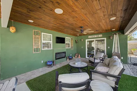 Exterior - 12648 N 22nd Pl, Phoenix, AZ 85022 photo 8 of 8
