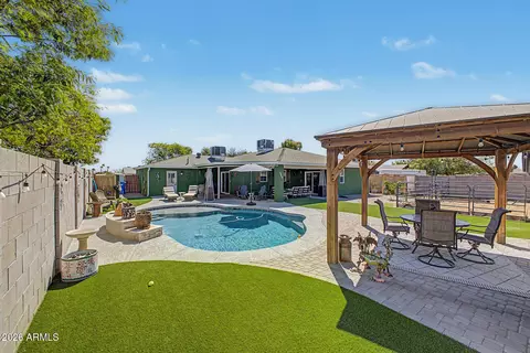 Exterior - 12648 N 22nd Pl, Phoenix, AZ 85022 photo 5 of 8