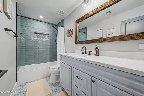 Bath - 12648 N 22nd Pl, Phoenix, AZ 85022 photo 3 of 4