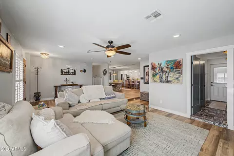 Living - 12648 N 22nd Pl, Phoenix, AZ 85022 photo 1 of 1