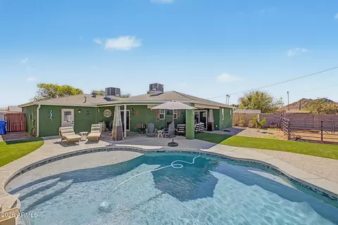 Exterior - 12648 N 22nd Pl, Phoenix, AZ 85022 photo 7 of 8