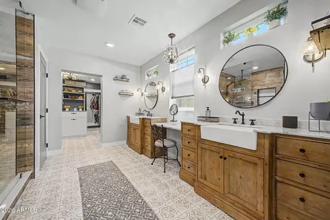 Bath - 12648 N 22nd Pl, Phoenix, AZ 85022 photo 1 of 4