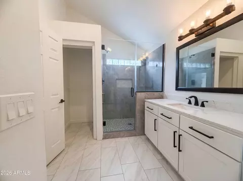 Bath - 5959 E Teton Cir, Mesa, AZ 85215 photo 3 of 3