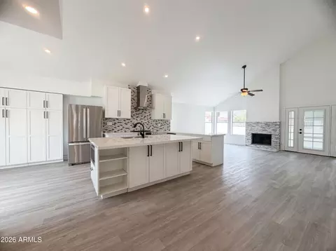 Kitchen - 5959 E Teton Cir, Mesa, AZ 85215 photo 2 of 5