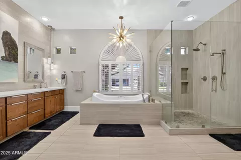 Bath - 1333 N Cliffside Dr, Gilbert, AZ 85234 photo 7 of 10