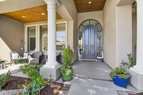 Exterior - 1333 N Cliffside Dr, Gilbert, AZ 85234 photo 4 of 20
