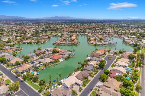 View/Area - 1333 N Cliffside Dr, Gilbert, AZ 85234 photo 3 of 4