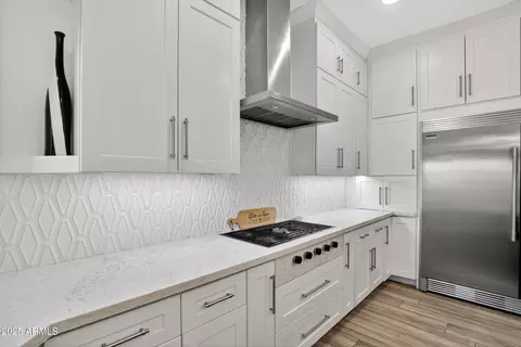 Kitchen - 1333 N Cliffside Dr, Gilbert, AZ 85234 photo 5 of 6