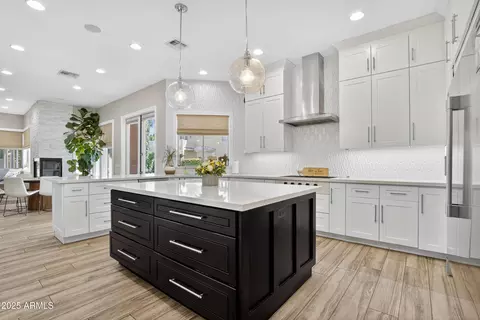 Kitchen - 1333 N Cliffside Dr, Gilbert, AZ 85234 photo 4 of 6