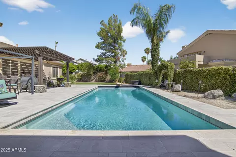 Exterior - 1333 N Cliffside Dr, Gilbert, AZ 85234 photo 7 of 20