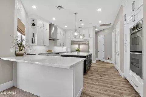 Kitchen - 1333 N Cliffside Dr, Gilbert, AZ 85234 photo 2 of 6