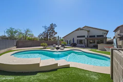 Exterior - 1572 E Black Diamond Dr, Gilbert, AZ 85296 photo 2 of 6