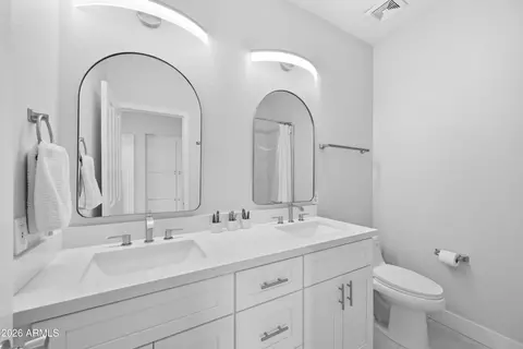 Bath - 1572 E Black Diamond Dr, Gilbert, AZ 85296 photo 3 of 5