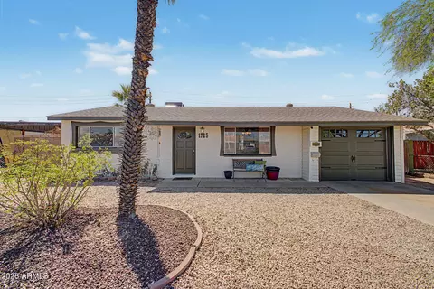 1725 W Pepper Pl, Mesa, AZ 85201