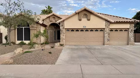851 N Pineview Dr, Chandler, AZ 85226