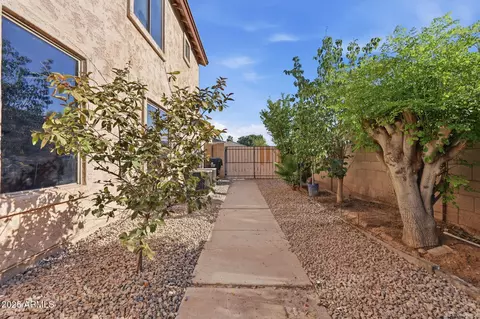 Exterior - 1166 E Stottler Dr, Gilbert, AZ 85296 photo 7 of 10