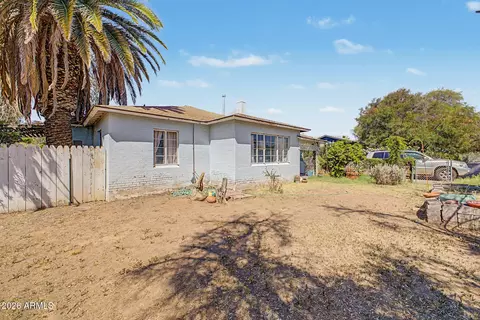 Exterior - 916 E Cambridge Ave, Phoenix, AZ 85006 photo 5 of 6