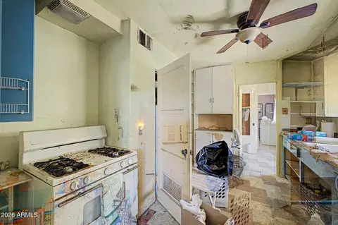 Kitchen - 916 E Cambridge Ave, Phoenix, AZ 85006 photo 2 of 2