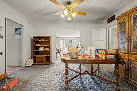 Dining - 916 E Cambridge Ave, Phoenix, AZ 85006 photo 1 of 2
