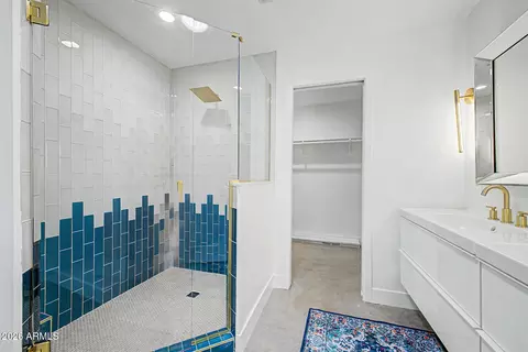 Bath - 3823 E Yale St, Phoenix, AZ 85008 photo 2 of 3