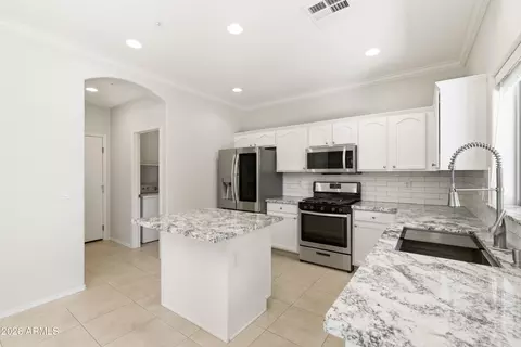 Kitchen - 1555 Elgin St, Gilbert, AZ 85295 photo 3 of 5
