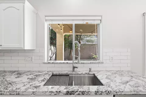 Kitchen - 1555 Elgin St, Gilbert, AZ 85295 photo 4 of 5