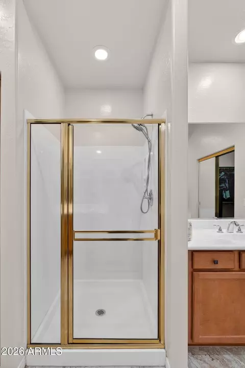 Bath - 7445 Eagle Crest Dr #1004, Mesa, AZ 85207 photo 6 of 9
