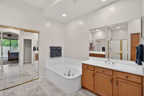 Bath - 7445 Eagle Crest Dr #1004, Mesa, AZ 85207 photo 2 of 9