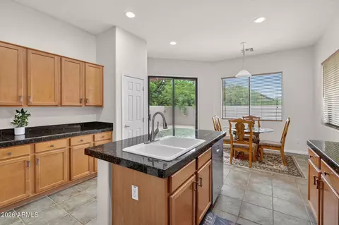 Kitchen - 7445 Eagle Crest Dr #1004, Mesa, AZ 85207 photo 6 of 6