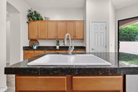Kitchen - 7445 Eagle Crest Dr #1004, Mesa, AZ 85207 photo 4 of 6