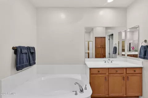 Bath - 7445 Eagle Crest Dr #1004, Mesa, AZ 85207 photo 1 of 9