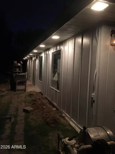 Exterior - 323 E Rose Ln, Phoenix, AZ 85012 photo 8 of 10
