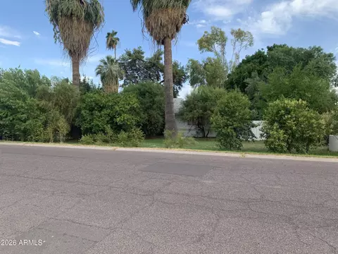 Exterior - 323 E Rose Ln, Phoenix, AZ 85012 photo 4 of 10