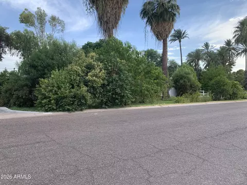 Exterior - 323 E Rose Ln, Phoenix, AZ 85012 photo 2 of 10