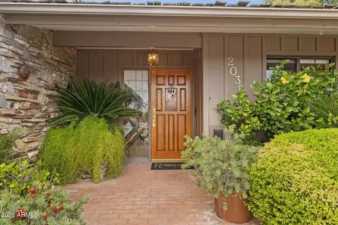 Exterior - 2038 E Solano Dr, Phoenix, AZ 85016 photo 4 of 10