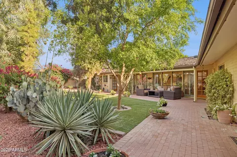 Exterior - 2038 E Solano Dr, Phoenix, AZ 85016 photo 7 of 10