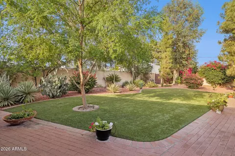 Exterior - 2038 E Solano Dr, Phoenix, AZ 85016 photo 6 of 10