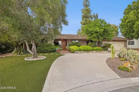Exterior - 2038 E Solano Dr, Phoenix, AZ 85016 photo 2 of 10