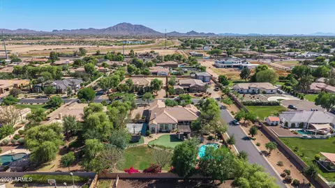 View/Area - 2816 E Clark Dr, Gilbert, AZ 85297 photo 2 of 5