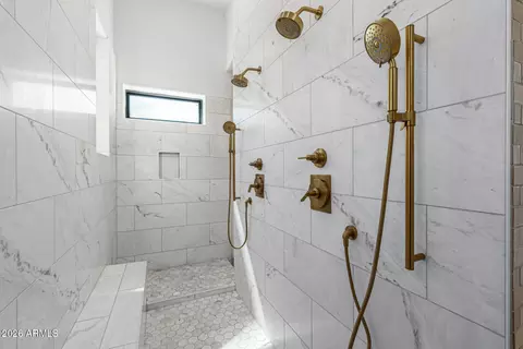 Bath - 2816 E Clark Dr, Gilbert, AZ 85297 photo 2 of 5