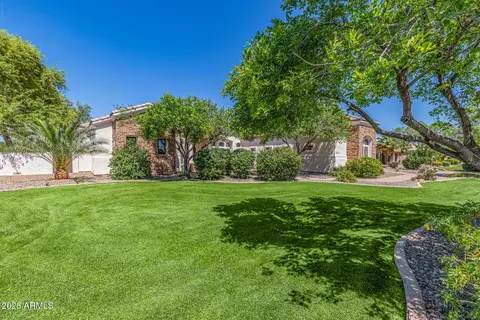 Exterior - 2816 E Clark Dr, Gilbert, AZ 85297 photo 2 of 13