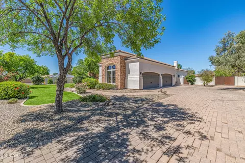 Exterior - 2816 E Clark Dr, Gilbert, AZ 85297 photo 1 of 13