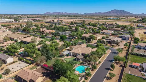 View/Area - 2816 E Clark Dr, Gilbert, AZ 85297 photo 3 of 5