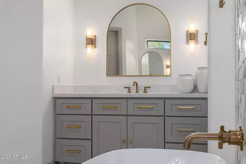 Bath - 2816 E Clark Dr, Gilbert, AZ 85297 photo 4 of 5