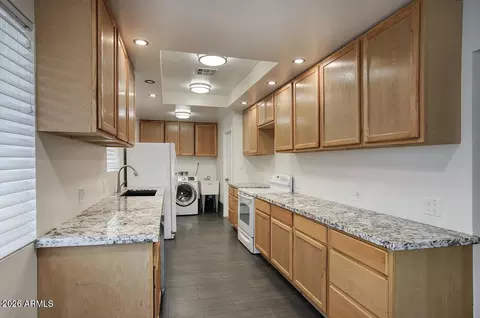 Kitchen - 1881 E Concorda Dr, Tempe, AZ 85282 photo 1 of 1