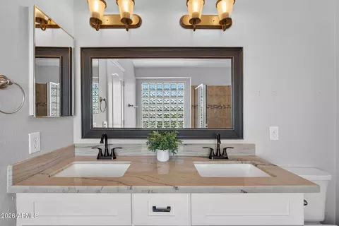 Bath - 2208 S Peppertree Ct, Gilbert, AZ 85295 photo 1 of 7